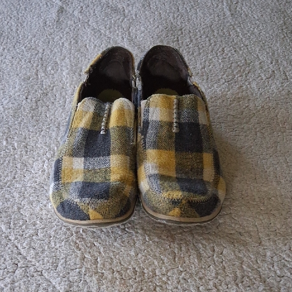 Cushe Plaid Surf Slipper in Yellow and Black - Picture 1 of 6